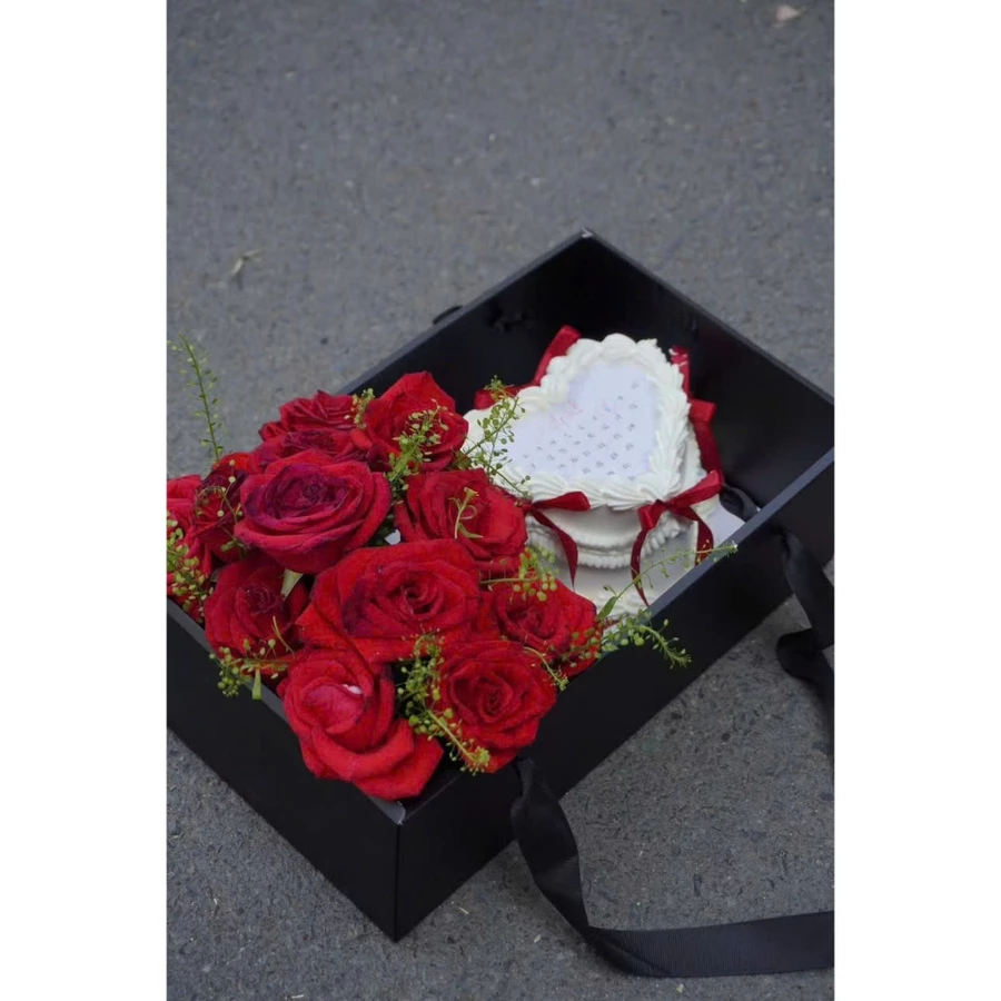 Bộ hộp quà tặng bánh sinh nhật và hoa cao cấp Black Bow