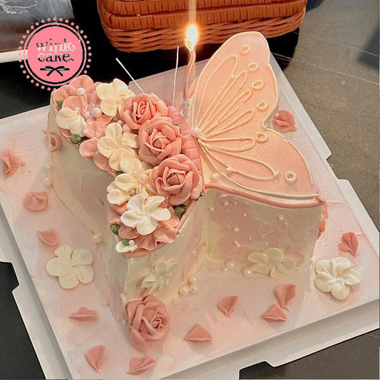 Bánh sinh nhật hình bướm và hoa màu hồng siêu xinh