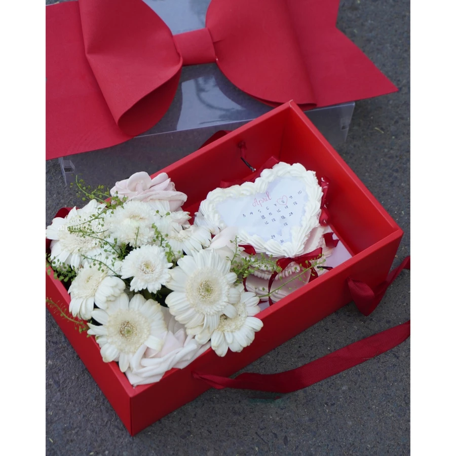 Bộ quà tặng bánh sinh nhật và hoa hồng Red Bow Premium