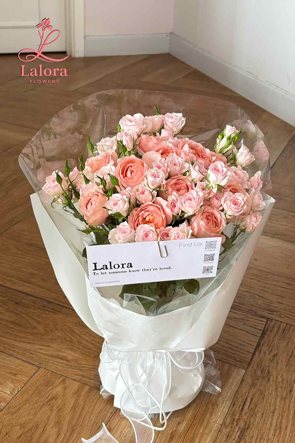 【flower shop】胡志明市花店的蓝星花和罗马洋甘菊花束