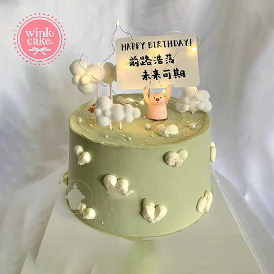 生日蛋糕,小猪举着生日快乐牌(绿色调)