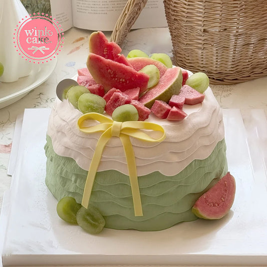 Creative fruit birthday cake, bow cream cake