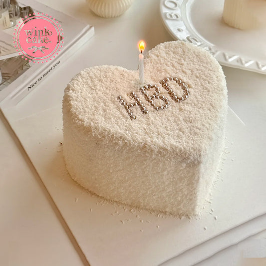 Bánh sinh nhật nhung tình yêu cao cấp màu trắng