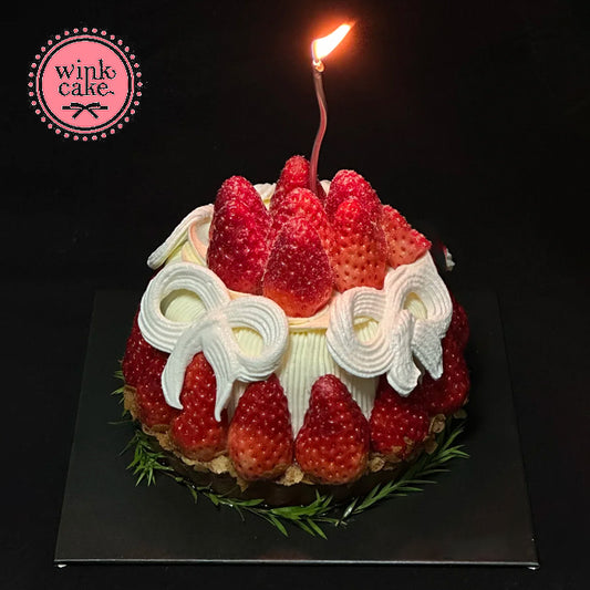 Bánh Giáng sinh dâu tây trắng với nơ bơ