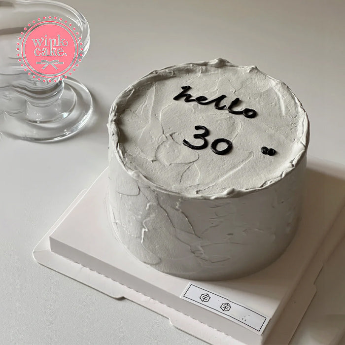 Bánh sinh nhật đơn giản dành cho nam giới có chữ viết trên đó