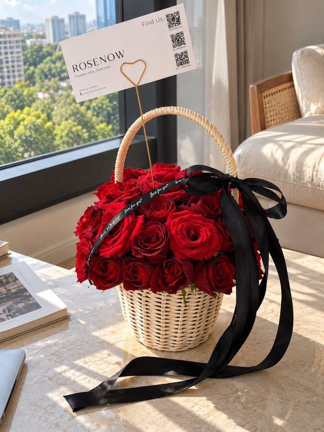 Elegant Creamy Yellow Rose Bouquet in Black Wrapping 33/52Roses| Birthday Flowers · Gift for Lover · Gift for Wife · Anniversary Gift [HCM Only]